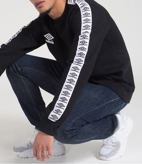 PULL A COL ROND STREET BLANC ET NOIR PULL A COL ROND STREET BLANC ET NOIR